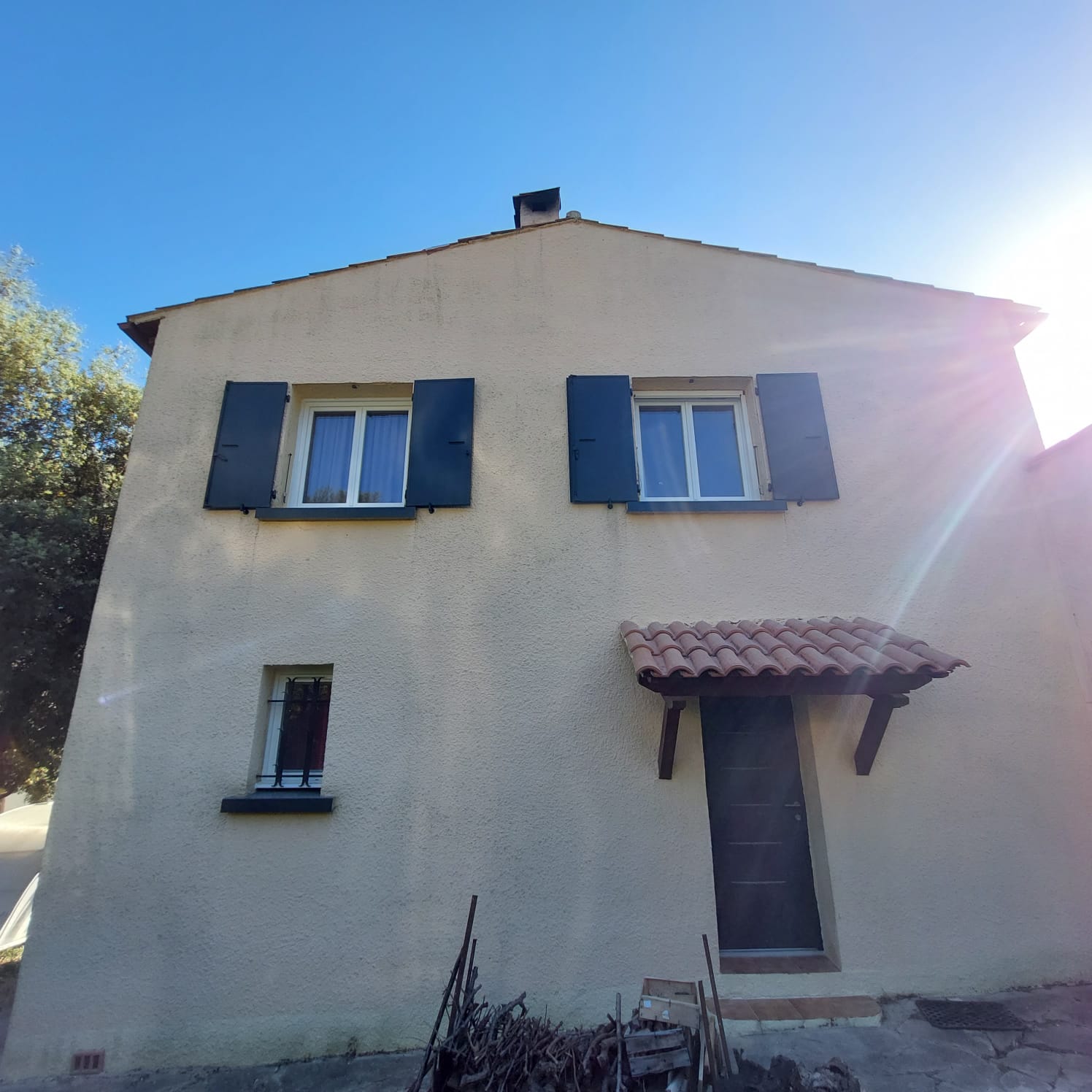 maison avec volets battants
