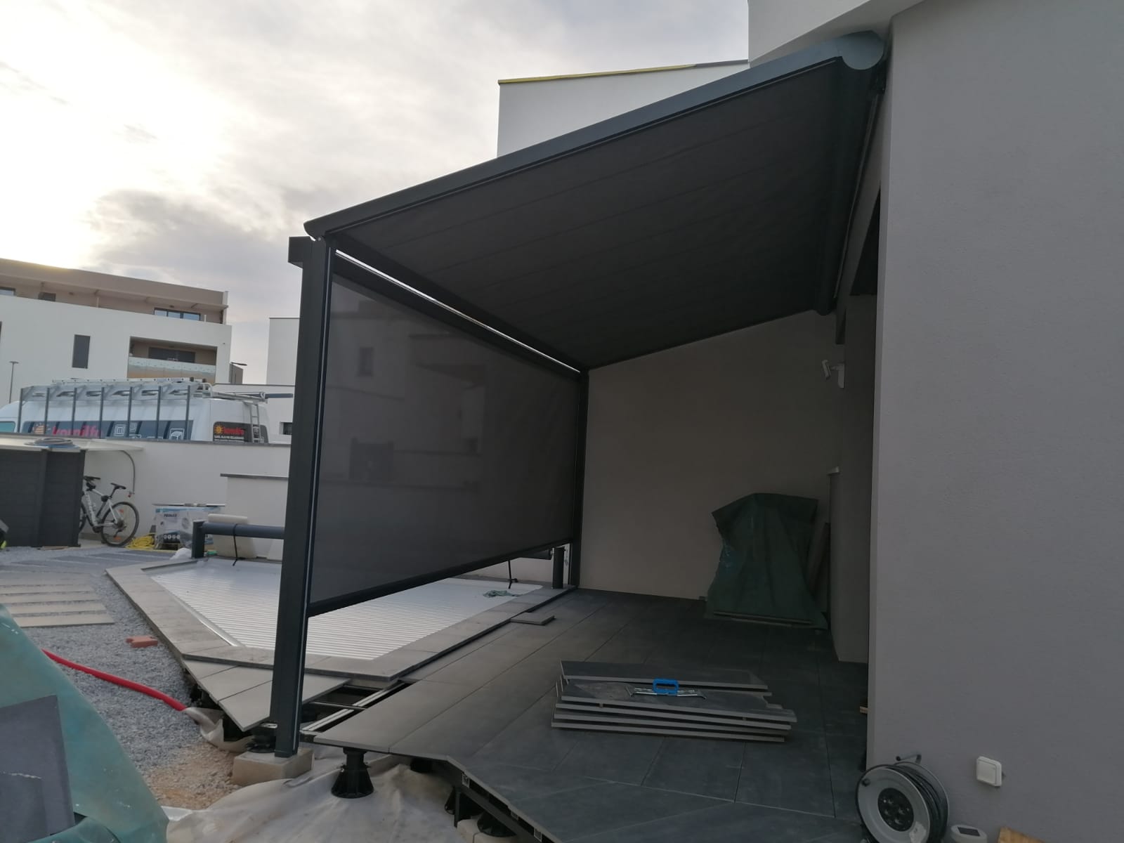 store banne avec lambrequin