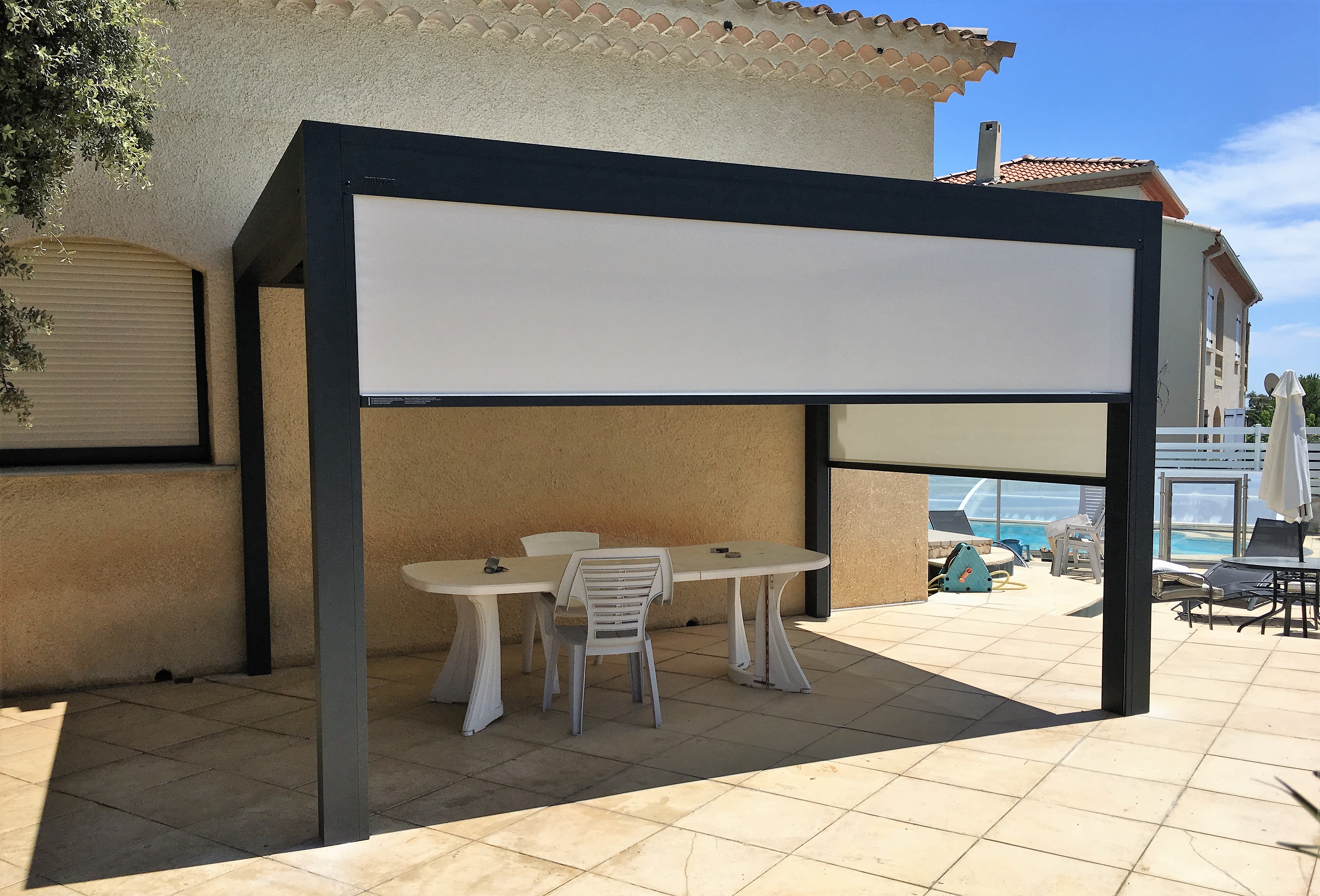 pergola bioclimatique avec screens